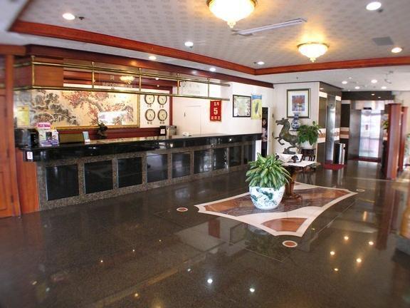 Fortune Hotel Тайнан Екстериор снимка