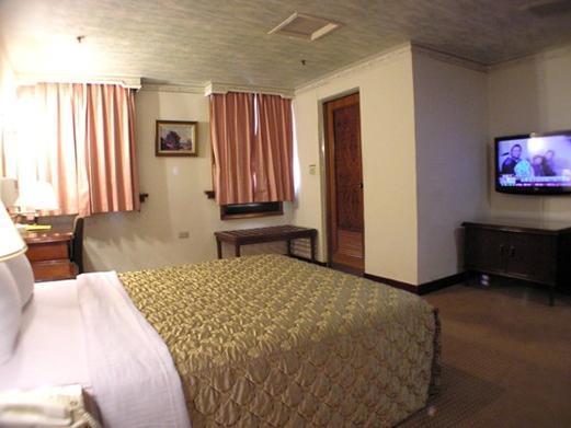 Fortune Hotel Тайнан Екстериор снимка